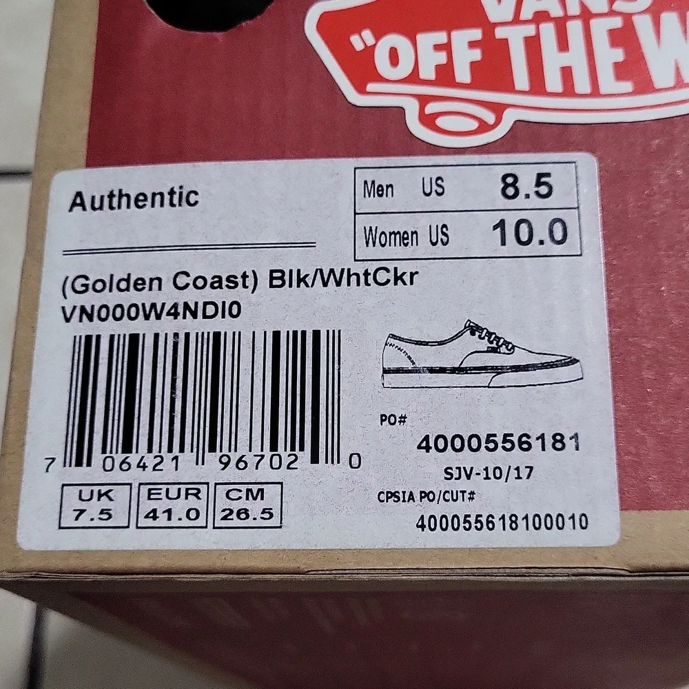 Vans - Picture 9 of 10